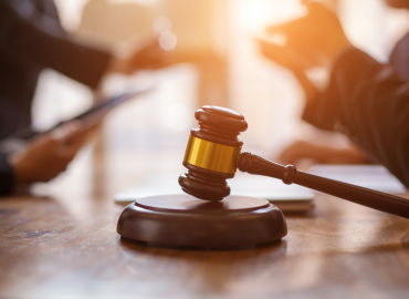 a client consulting a DUI defense lawyer